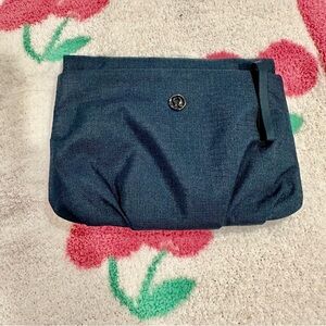Lululemon zip pouch